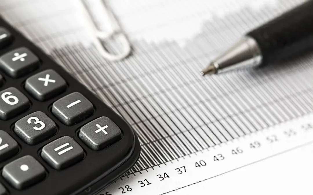 Podatek liniowy czy skala podatkowa — jaka forma sprawdzi się dla niewielkiej firmy?